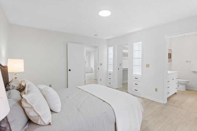 2571 Nemitz Avenue E, Maplewood, MN 55119