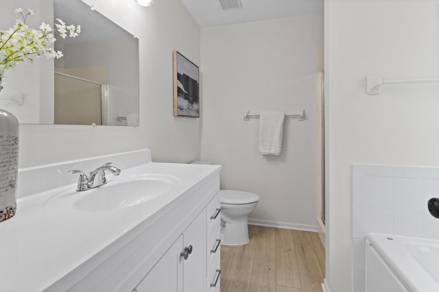 2571 Nemitz Avenue E, Maplewood, MN 55119