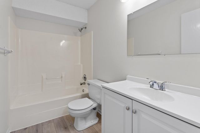 2571 Nemitz Avenue E, Maplewood, MN 55119