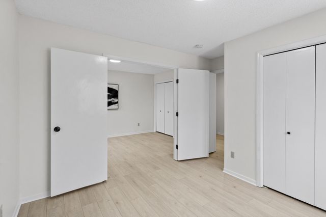 2571 Nemitz Avenue E, Maplewood, MN 55119