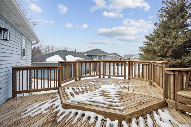 2571 Nemitz Avenue E, Maplewood, MN 55119