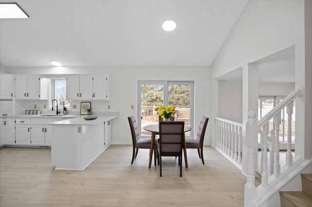 2571 Nemitz Avenue E, Maplewood, MN 55119