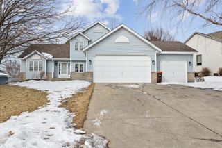 2571 Nemitz Avenue E, Maplewood, MN 55119