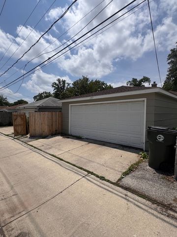 137 Linden Avenue, Bellwood, IL 60104