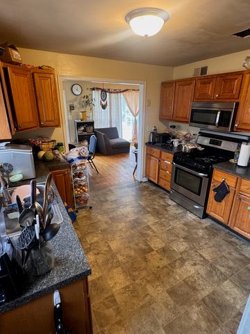 137 Linden Avenue, Bellwood, IL 60104