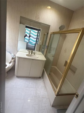 575 Rica Lane, Woodmere, NY 11598