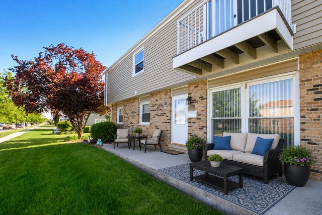 7941 163rd Place 26, Tinley Park, IL 60477