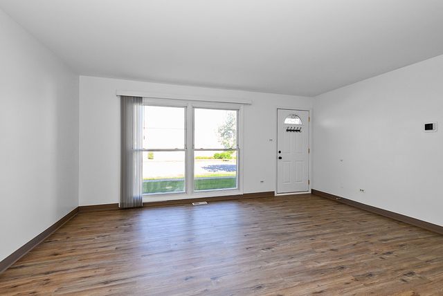 7941 163rd Place 26, Tinley Park, IL 60477