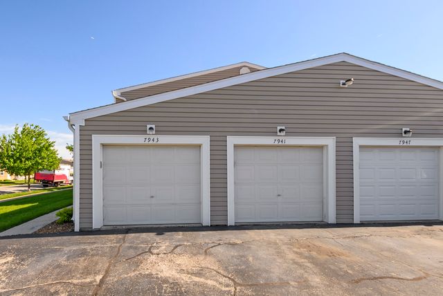 7941 163rd Place 26, Tinley Park, IL 60477