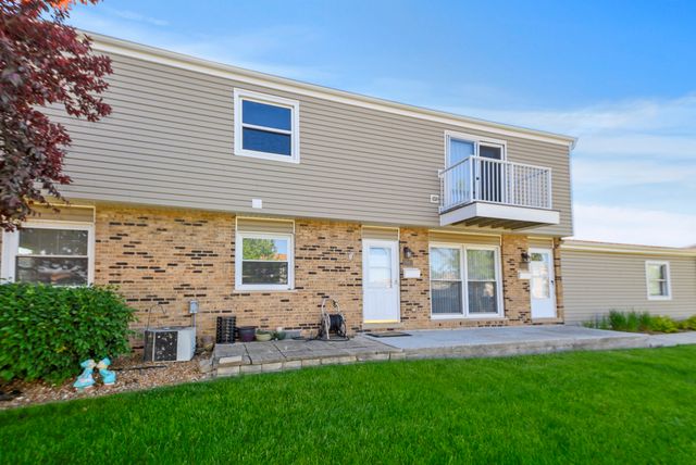 7941 163rd Place 26, Tinley Park, IL 60477