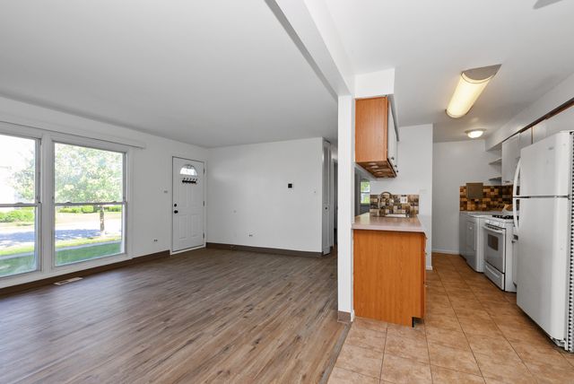 7941 163rd Place 26, Tinley Park, IL 60477