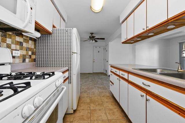 7941 163rd Place 26, Tinley Park, IL 60477
