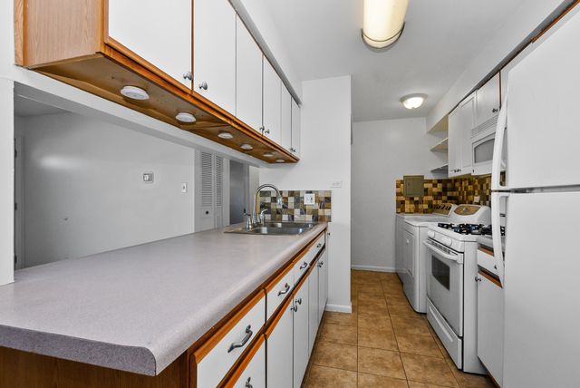 7941 163rd Place 26, Tinley Park, IL 60477
