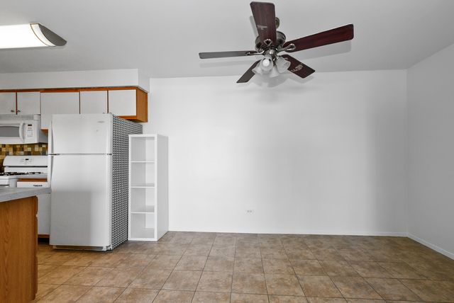 7941 163rd Place 26, Tinley Park, IL 60477