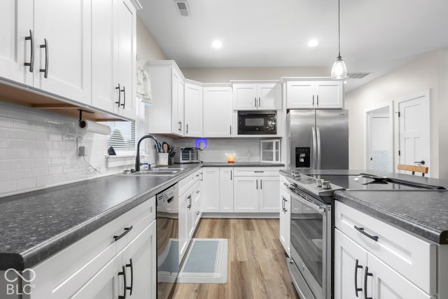 629 S Sobota Way, Trafalgar, IN 46181