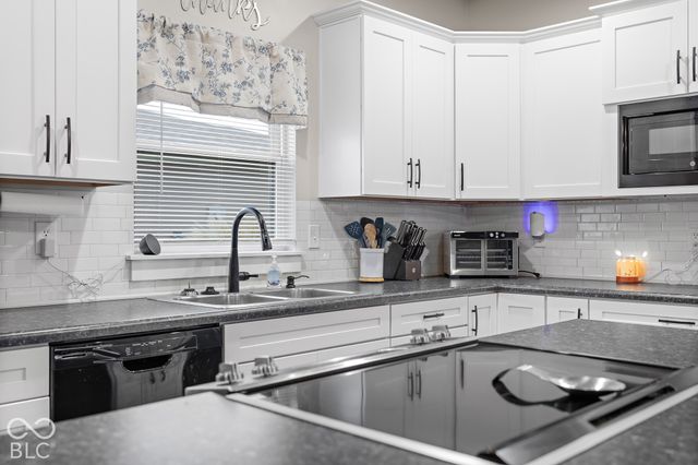 629 S Sobota Way, Trafalgar, IN 46181