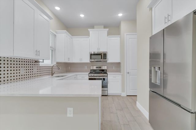 8318 Sunnyhill Street, Houston, TX 77088