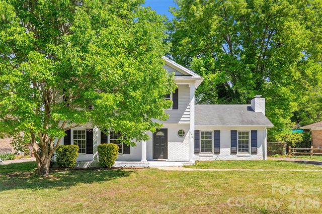 1401 Cedarwood Lane, Charlotte, NC 28212