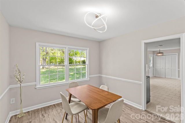 1401 Cedarwood Lane, Charlotte, NC 28212