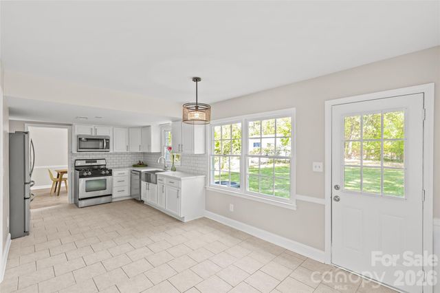 1401 Cedarwood Lane, Charlotte, NC 28212