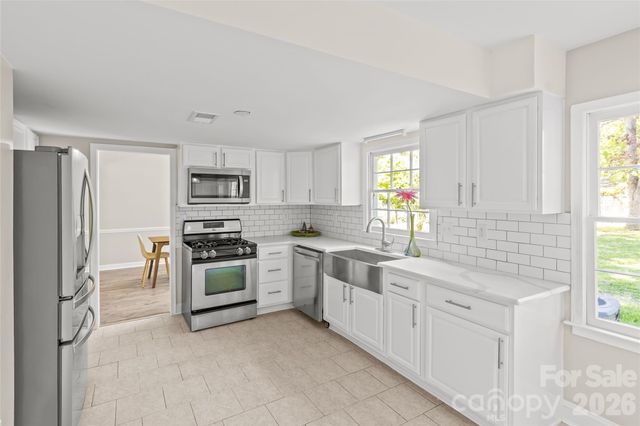 1401 Cedarwood Lane, Charlotte, NC 28212