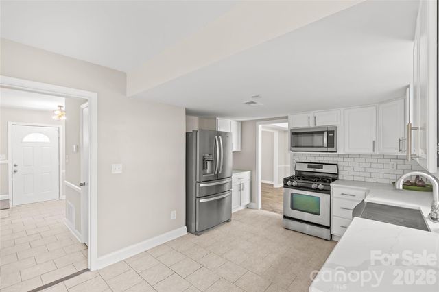 1401 Cedarwood Lane, Charlotte, NC 28212