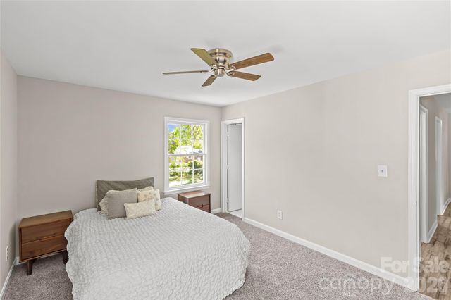 1401 Cedarwood Lane, Charlotte, NC 28212