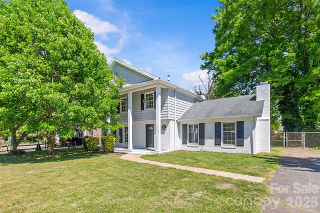 1401 Cedarwood Lane, Charlotte, NC 28212