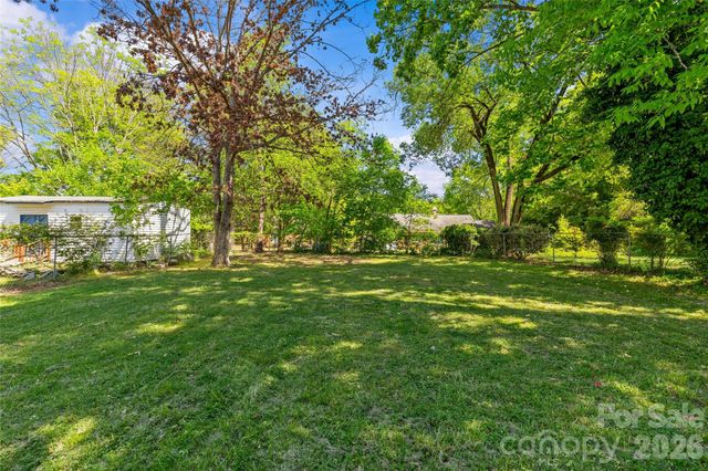 1401 Cedarwood Lane, Charlotte, NC 28212