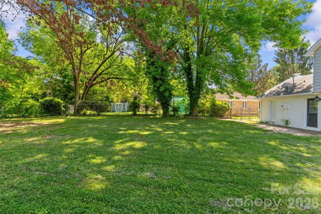 1401 Cedarwood Lane, Charlotte, NC 28212