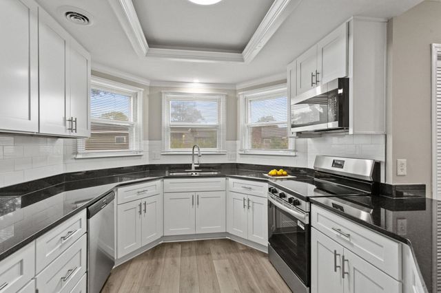 211 Old Towne Road, Spartanburg, SC 29301