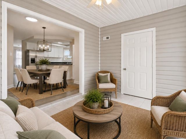 211 Old Towne Road, Spartanburg, SC 29301