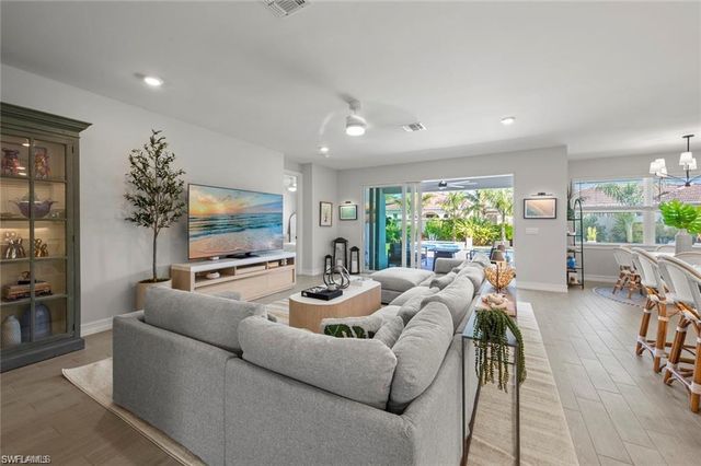 10581 Woodchuck LN, Bonita Springs, FL 34135