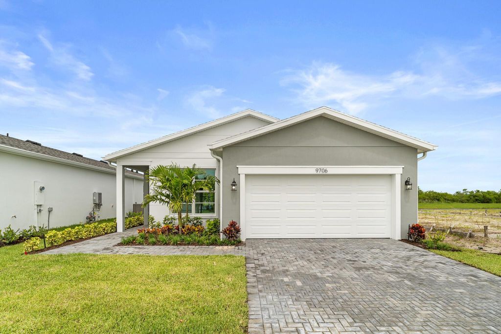 9706 SW Indra Way, Port St Lucie, FL 34987