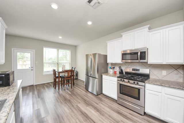 6050 Oakland Bluff Lane, Porter, TX 77365