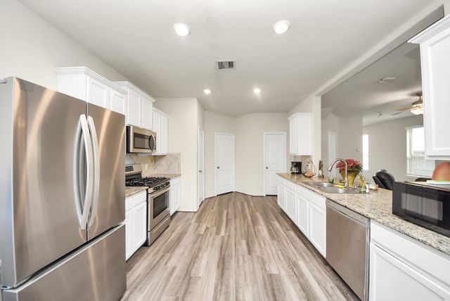 6050 Oakland Bluff Lane, Porter, TX 77365