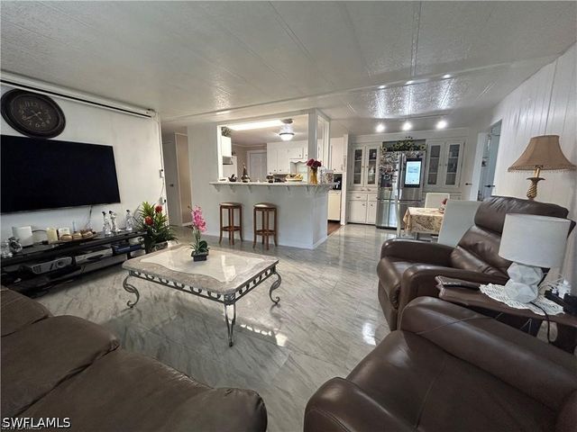 857 Manatee RD, Naples, FL 34114