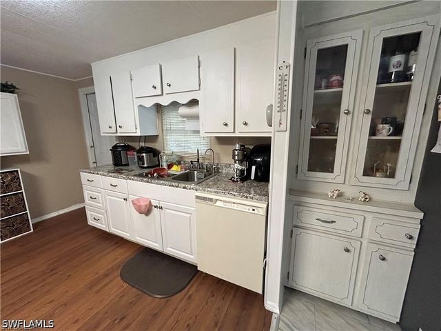 857 Manatee RD, Naples, FL 34114