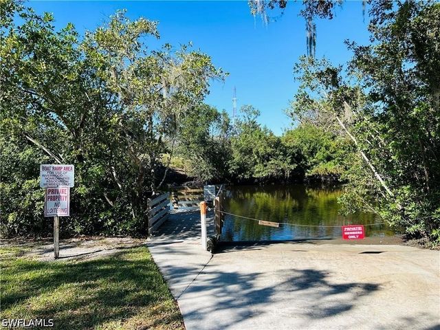 857 Manatee RD, Naples, FL 34114