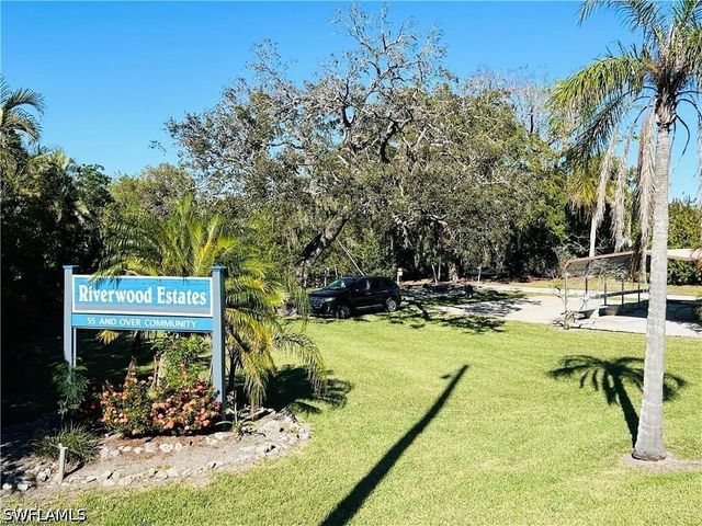 857 Manatee RD, Naples, FL 34114