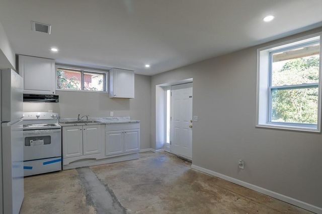 896 King Rd, Jonesboro, GA 30236