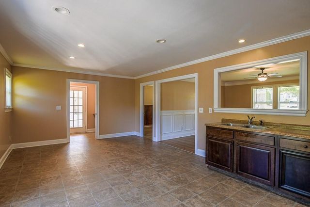 896 King Rd, Jonesboro, GA 30236