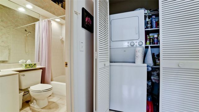 1011 IBIS COURT, Bradenton, FL 34209