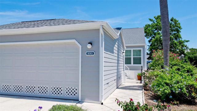 1011 IBIS COURT, Bradenton, FL 34209