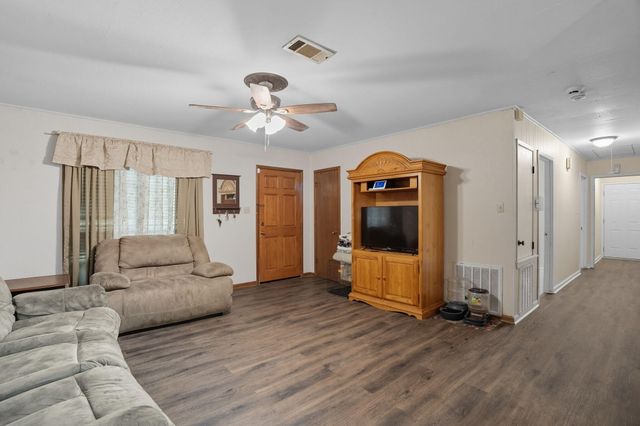 311 Glenhaven Cir, Hattiesburg, MS 39401