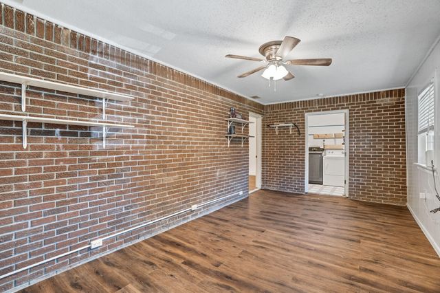 311 Glenhaven Cir, Hattiesburg, MS 39401