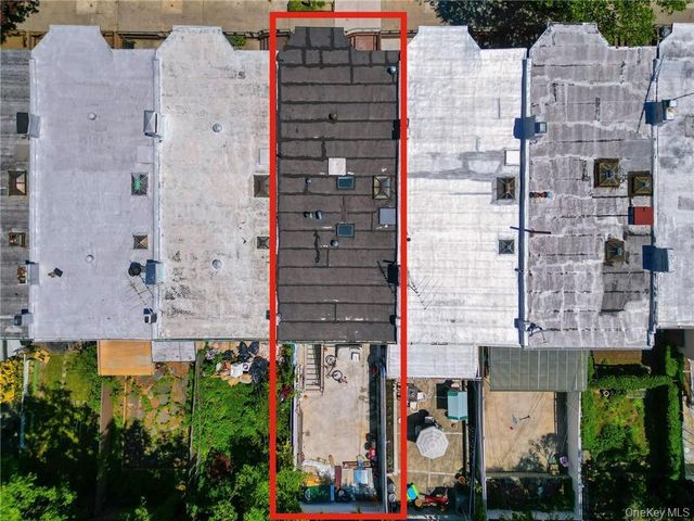 448 55th Street, Brooklyn, NY 11220