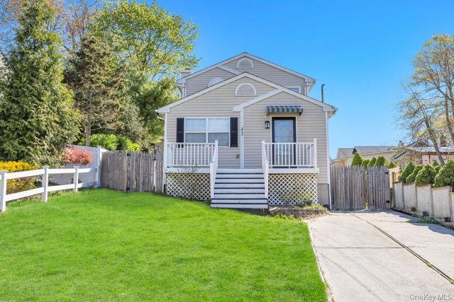 43 Comus Road, Rocky Point, NY 11778