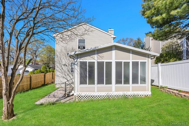 43 Comus Road, Rocky Point, NY 11778