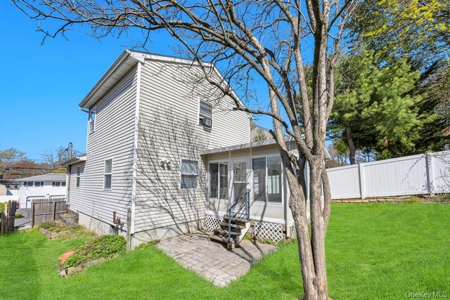 43 Comus Road, Rocky Point, NY 11778